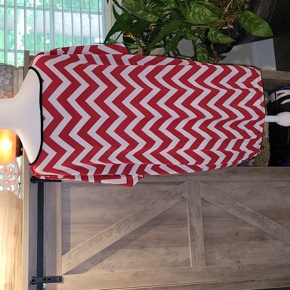 Red and white zigzag blouse - Picture 4 of 5